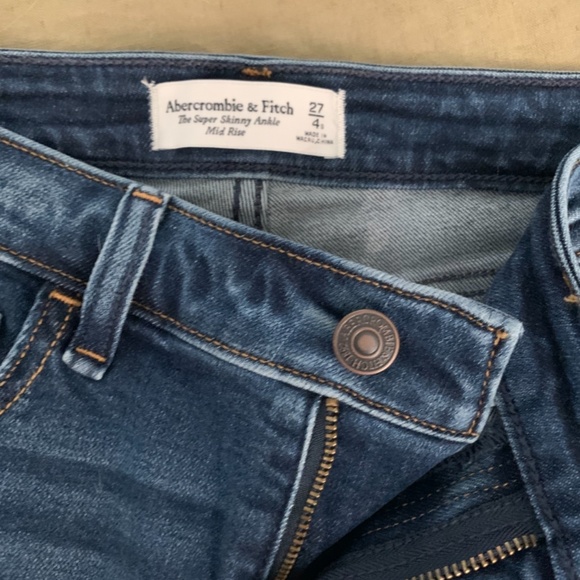 Abercrombie jeans - Picture 4 of 5